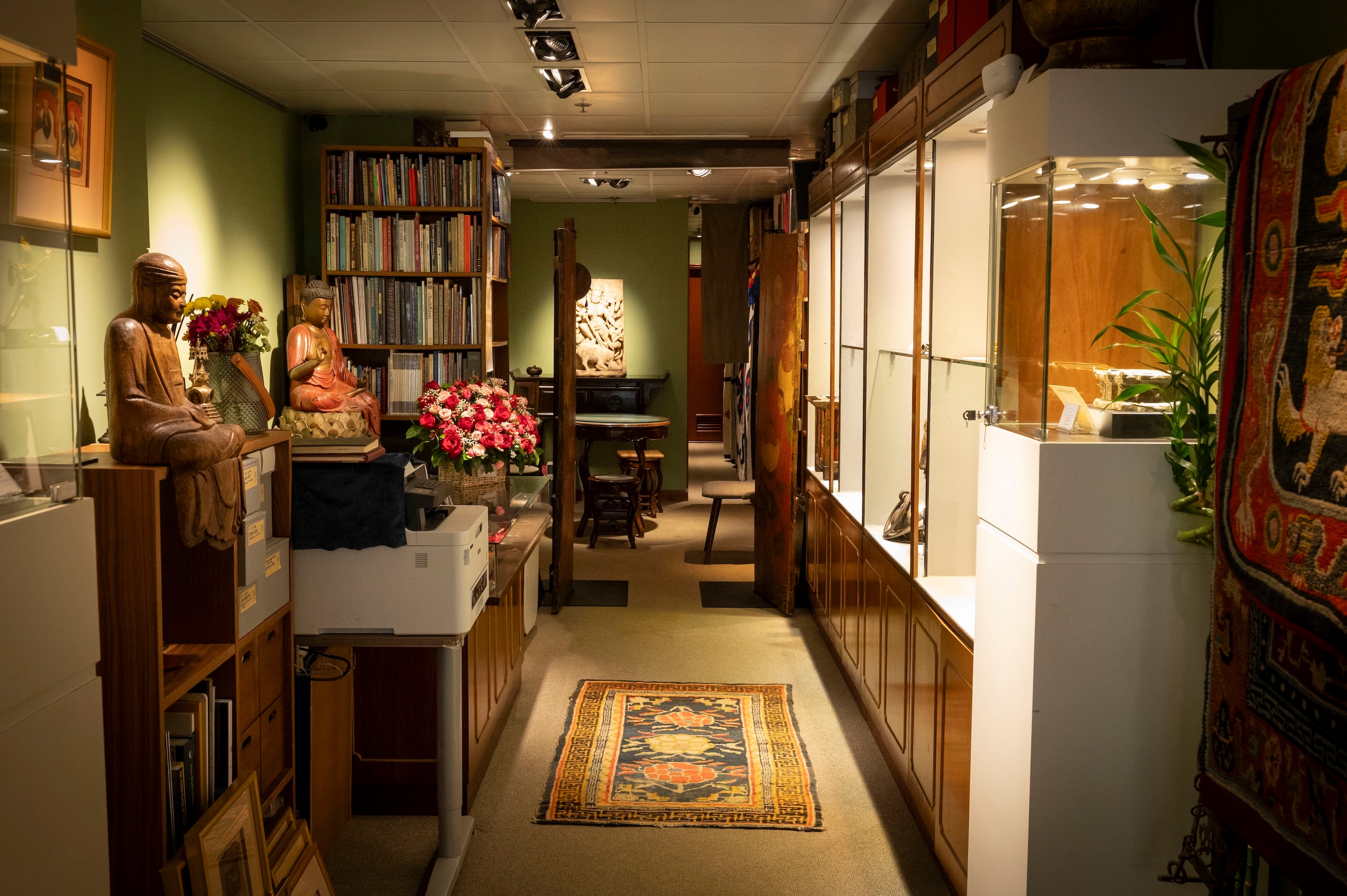 Hollywood Galleries viewing room